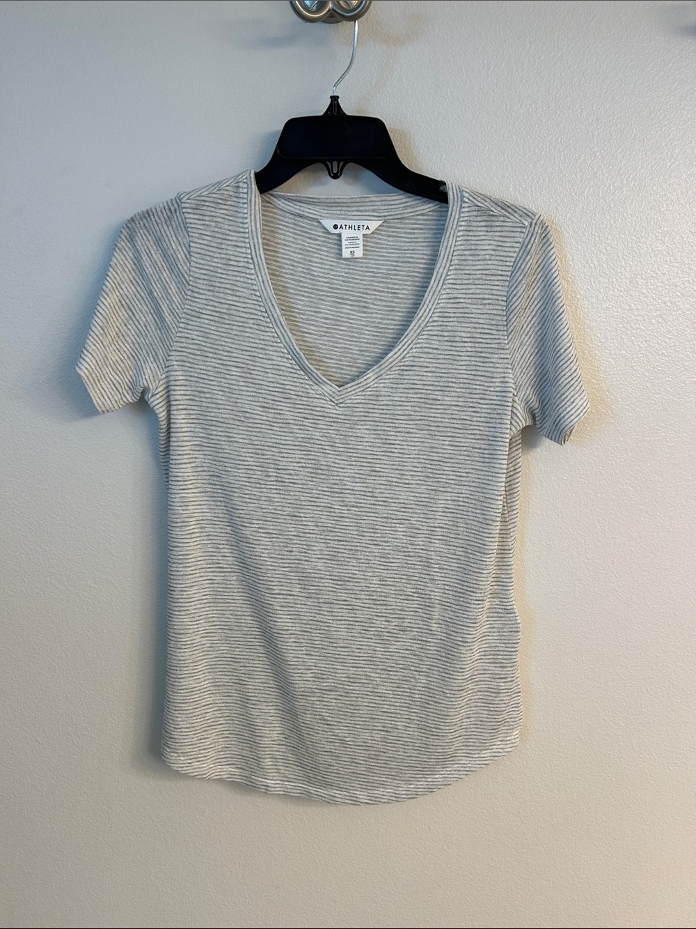 Athleta | Breezy V-neck Tee